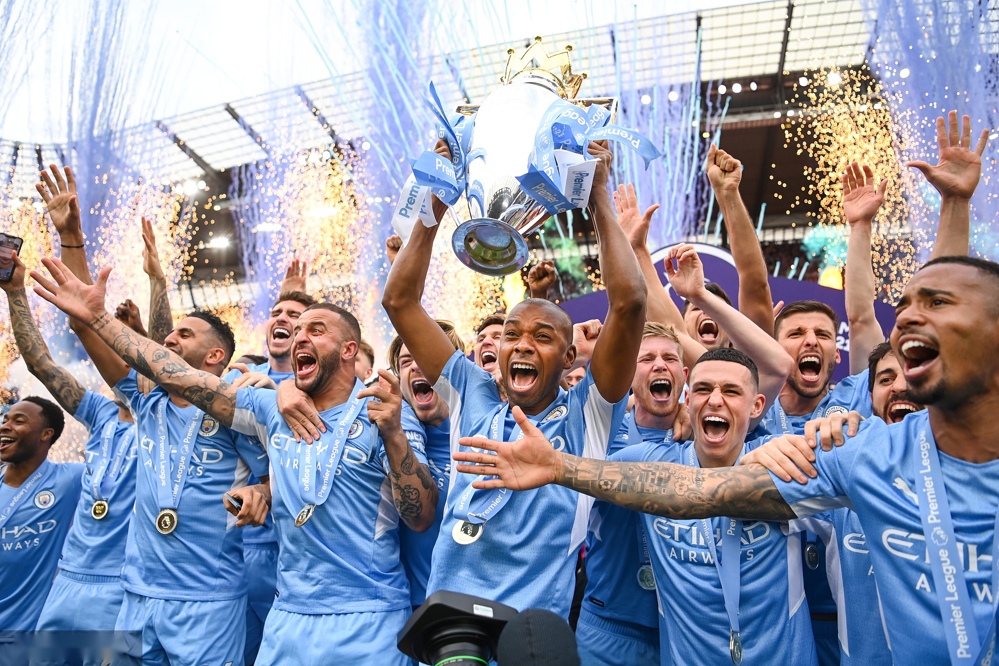 露头角的 露头角的