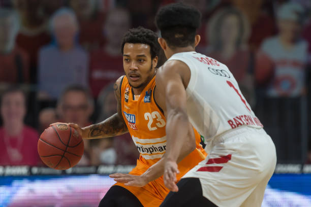 医为背景的 医为背景的